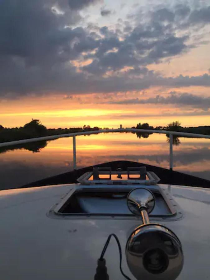 Boat Stoer - Inclusief Sloep Hotel Jutrijp Bagian luar foto