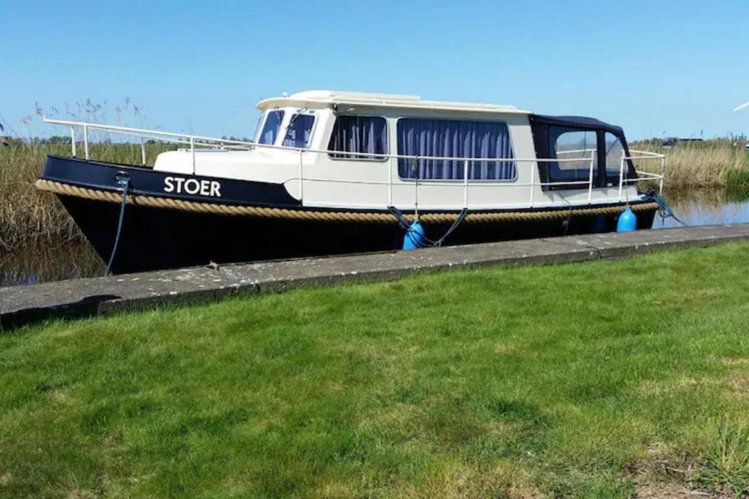 Boat Stoer - Inclusief Sloep Hotel Jutrijp Bagian luar foto
