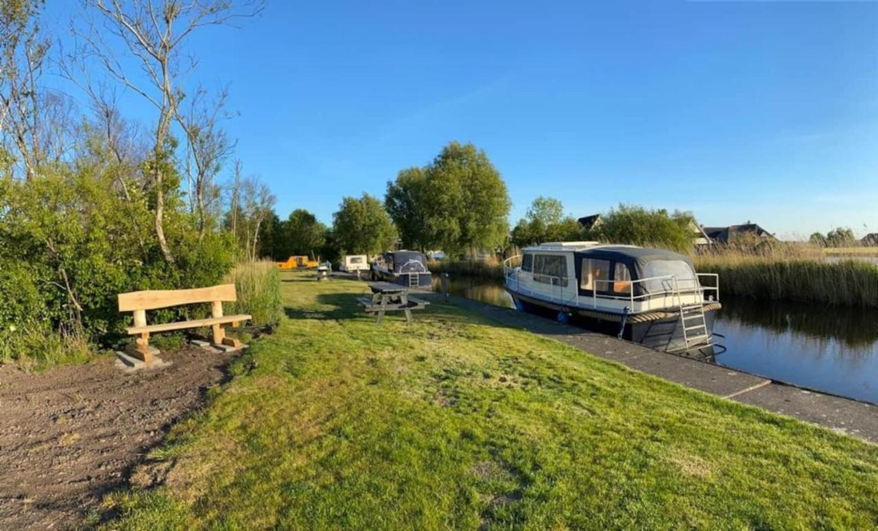 Boat Stoer - Inclusief Sloep Hotel Jutrijp Bagian luar foto